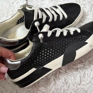 Womens Dolce Vita Black Zina Sneakers Size 9